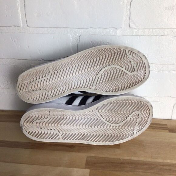 ADIDAS Superstar sneakers size 3 white sports shoes - Picture 9 of 11
